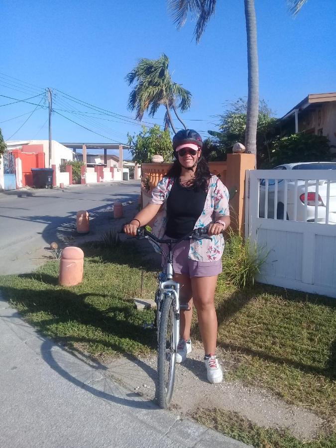 Aruba Backpackers Oranjestad Exterior foto