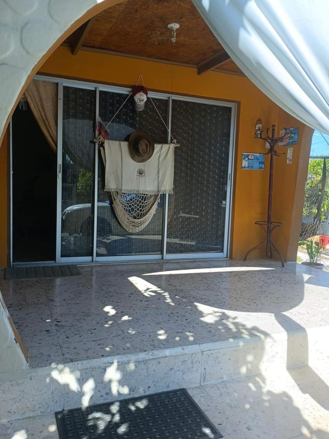 Aruba Backpackers Oranjestad Exterior foto